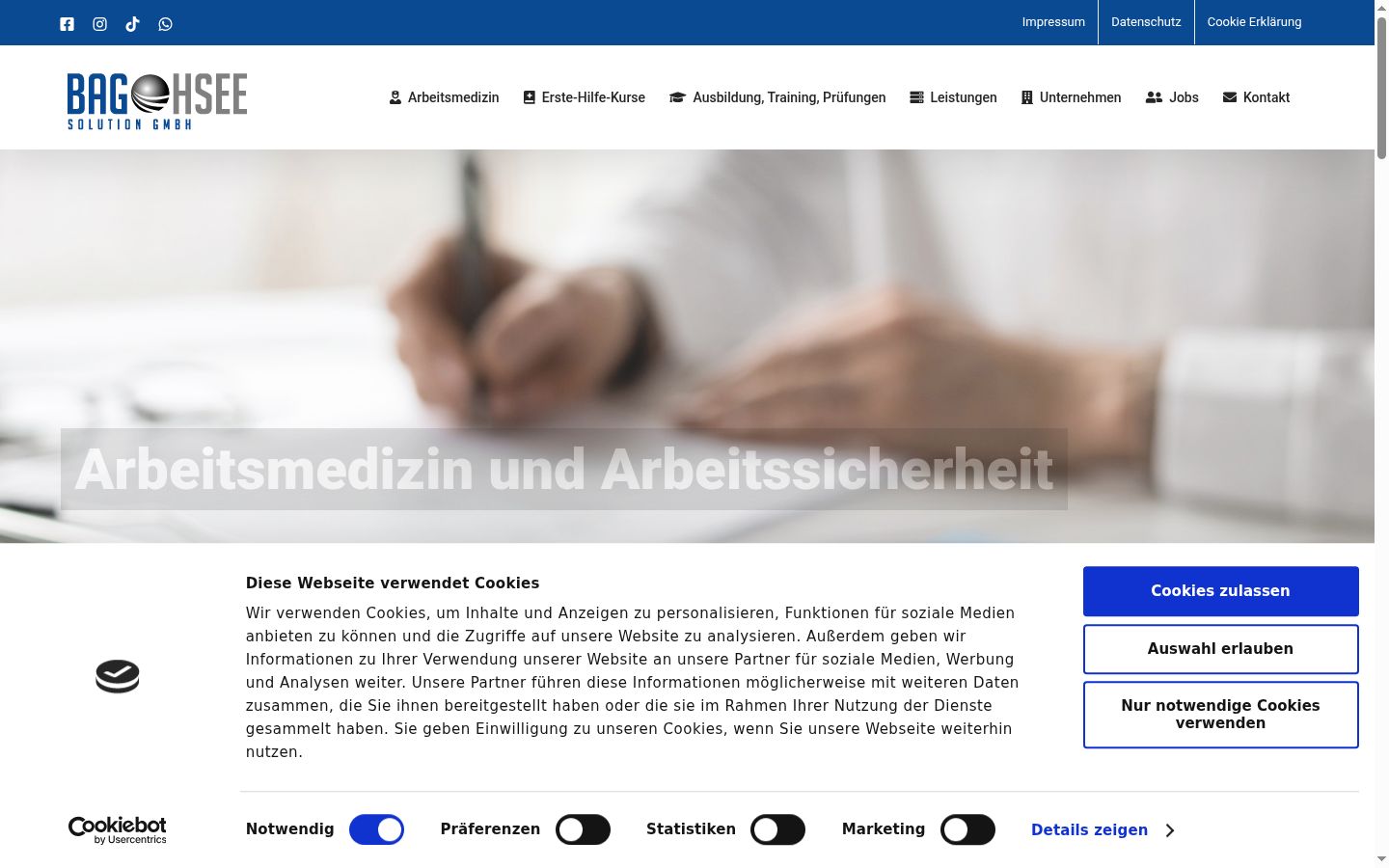 Screenshot of the consent banner shown before any interaction