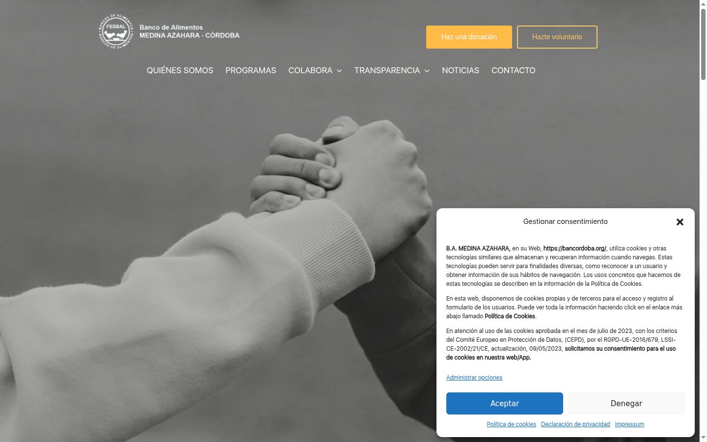 Captură de ecran a bannerului de consimțământ afișat înainte de orice interacțiune