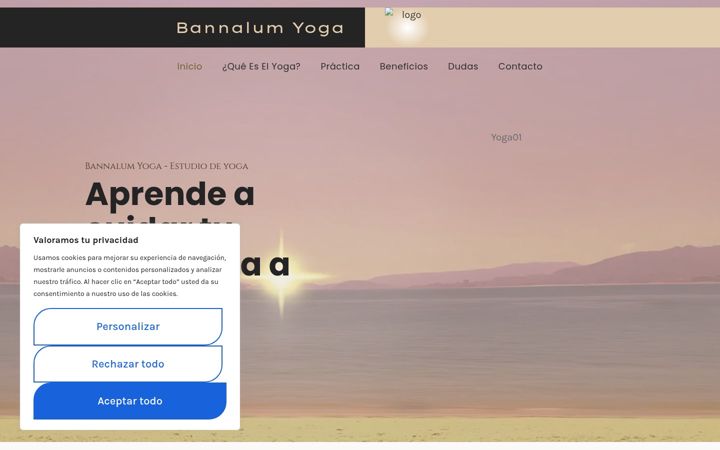 Screenshot of bannalumyoga.com