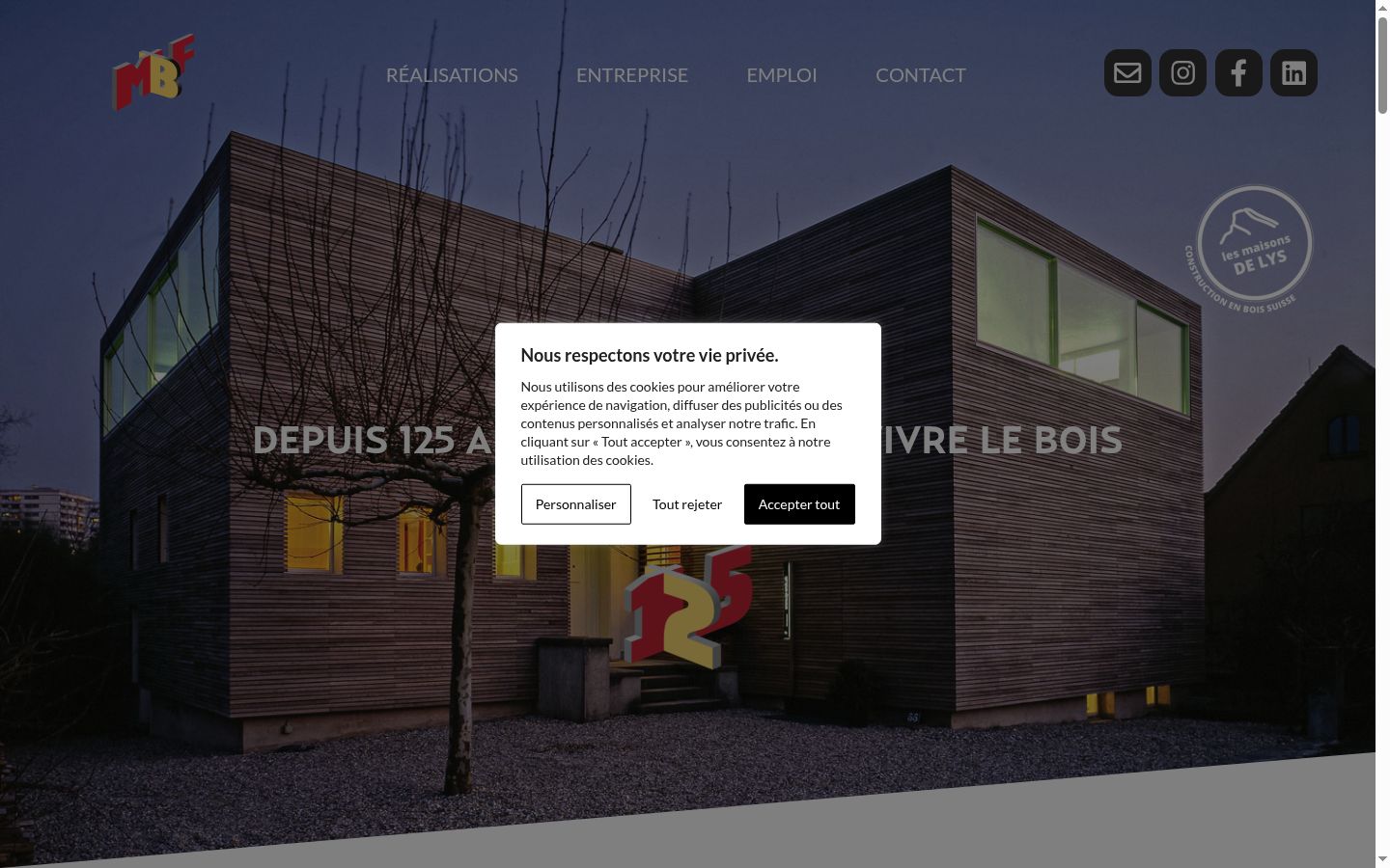 Screenshot of the consent banner shown before any interaction