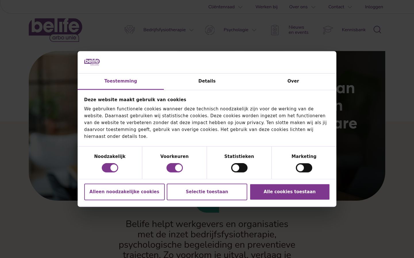 Képernyőkép a bármilyen interakció előtt megjelenő hozzájárulási bannerről