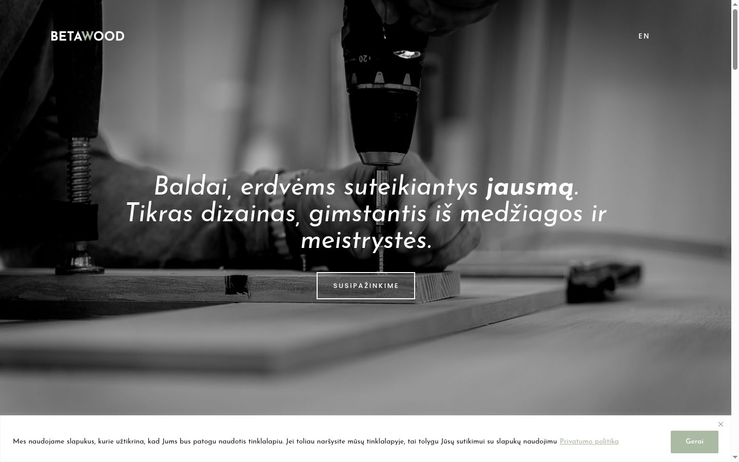 Ekrānuzņēmums ar piekrišanas baneri, kas tika rādīts pirms jebkādas mijiedarbības