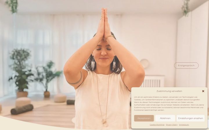 Screenshot of bewithlena.com