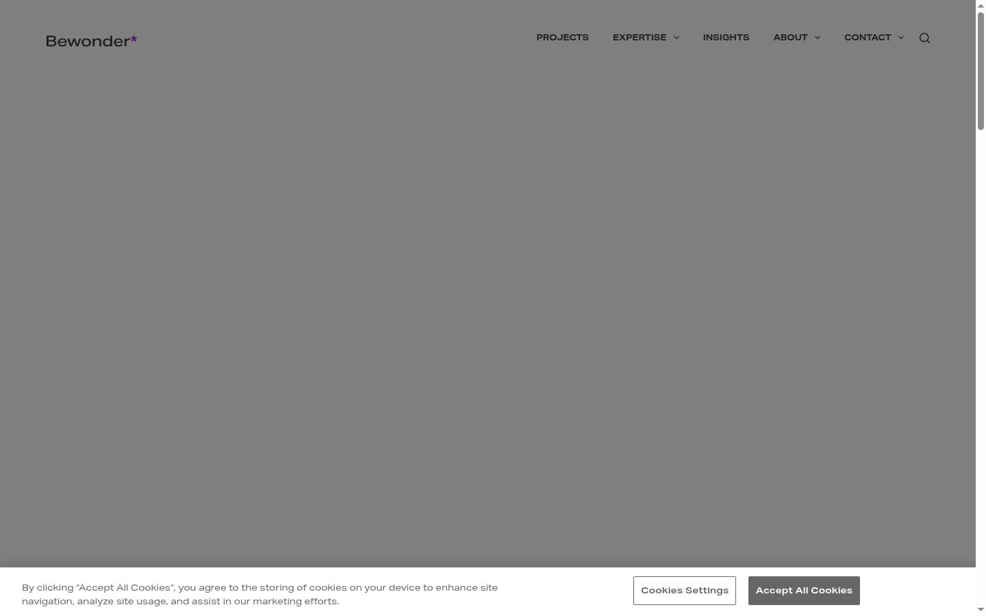 Captura de ecrã do banner de consentimento apresentado antes de qualquer interação