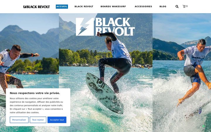 Captură de ecran a blackrevolt.com