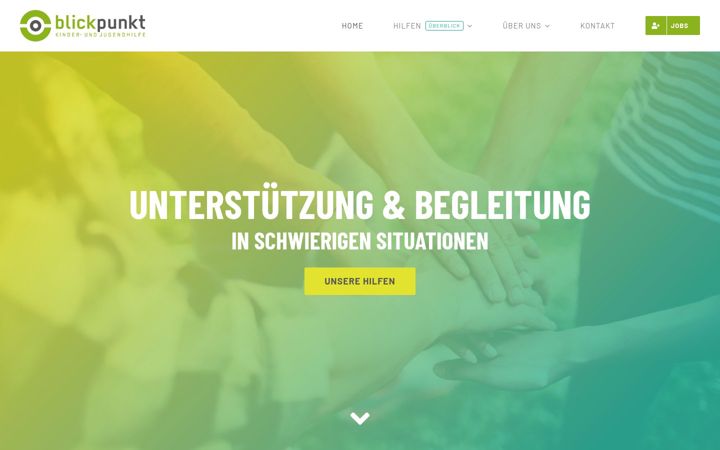Zrzut ekranu blickpunkt-kinderundjugendhilfe.de