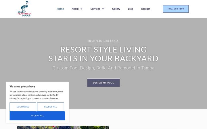 Screenshot of blueflamingopools.com