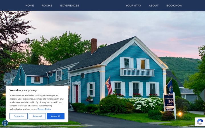 Screenshot of blueharborhouse.com