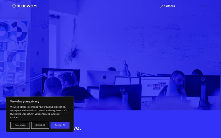 Screenshot of bluewom.com