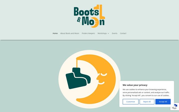 Screenshot of bootsandmoon.com