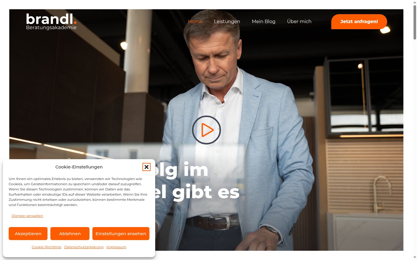 Snímek obrazovky baneru souhlasu zobrazeného před jakoukoli interakcí