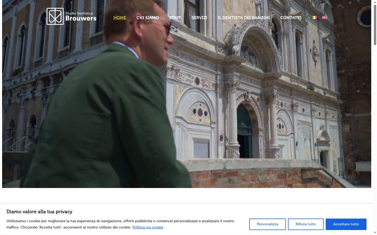 Captura de ecrã do banner de consentimento apresentado antes de qualquer interação