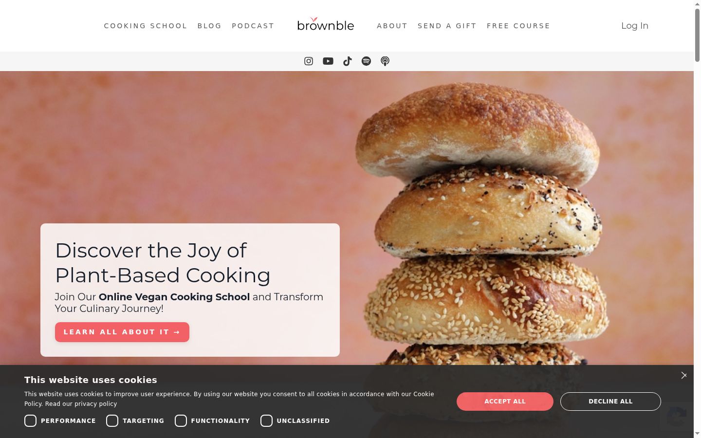 Screenshot of the consent banner shown before any interaction