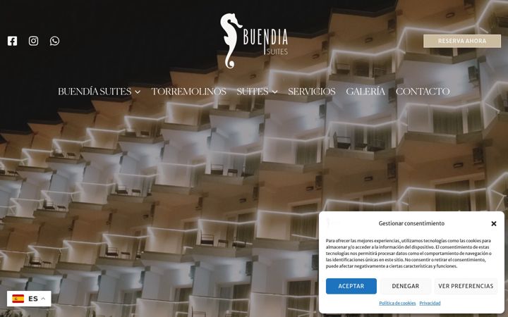 Screenshot of buendiasuites.com