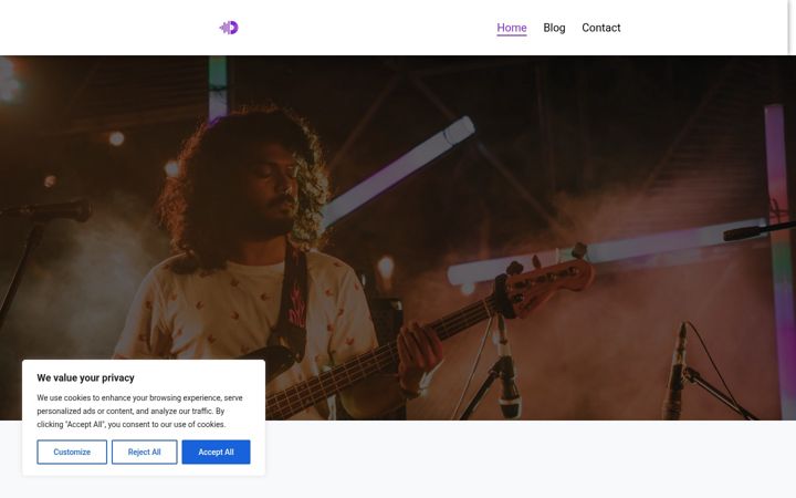 Screenshot of busstopmusiccafe.com
