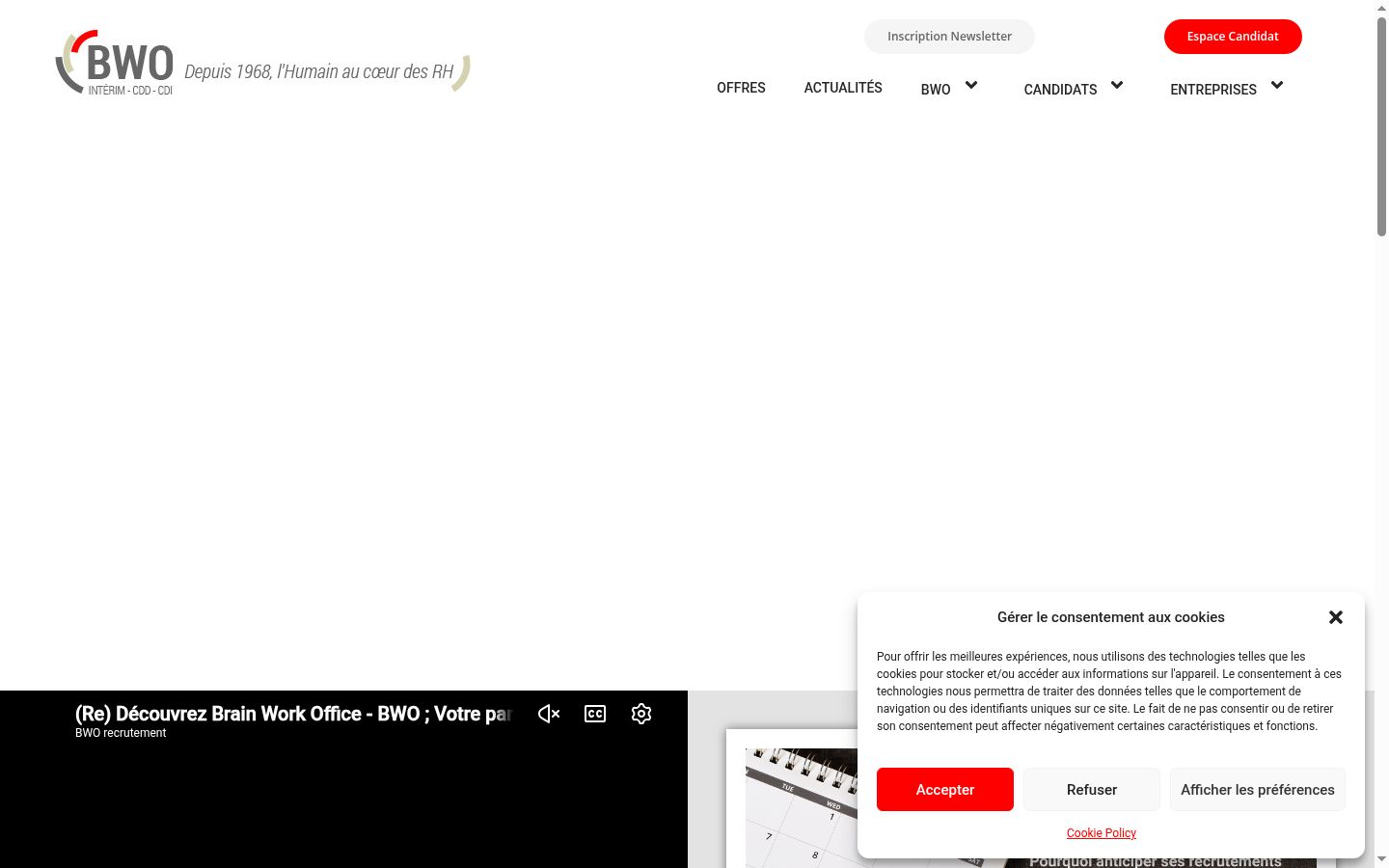 Captură de ecran a bannerului de consimțământ afișat înainte de orice interacțiune