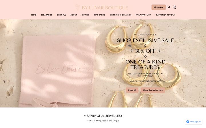 Screenshot of bylunarboutique.com