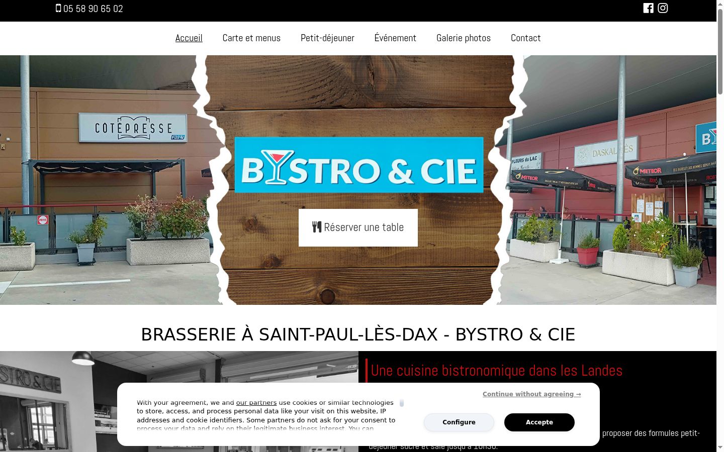 Captură de ecran a bannerului de consimțământ afișat înainte de orice interacțiune