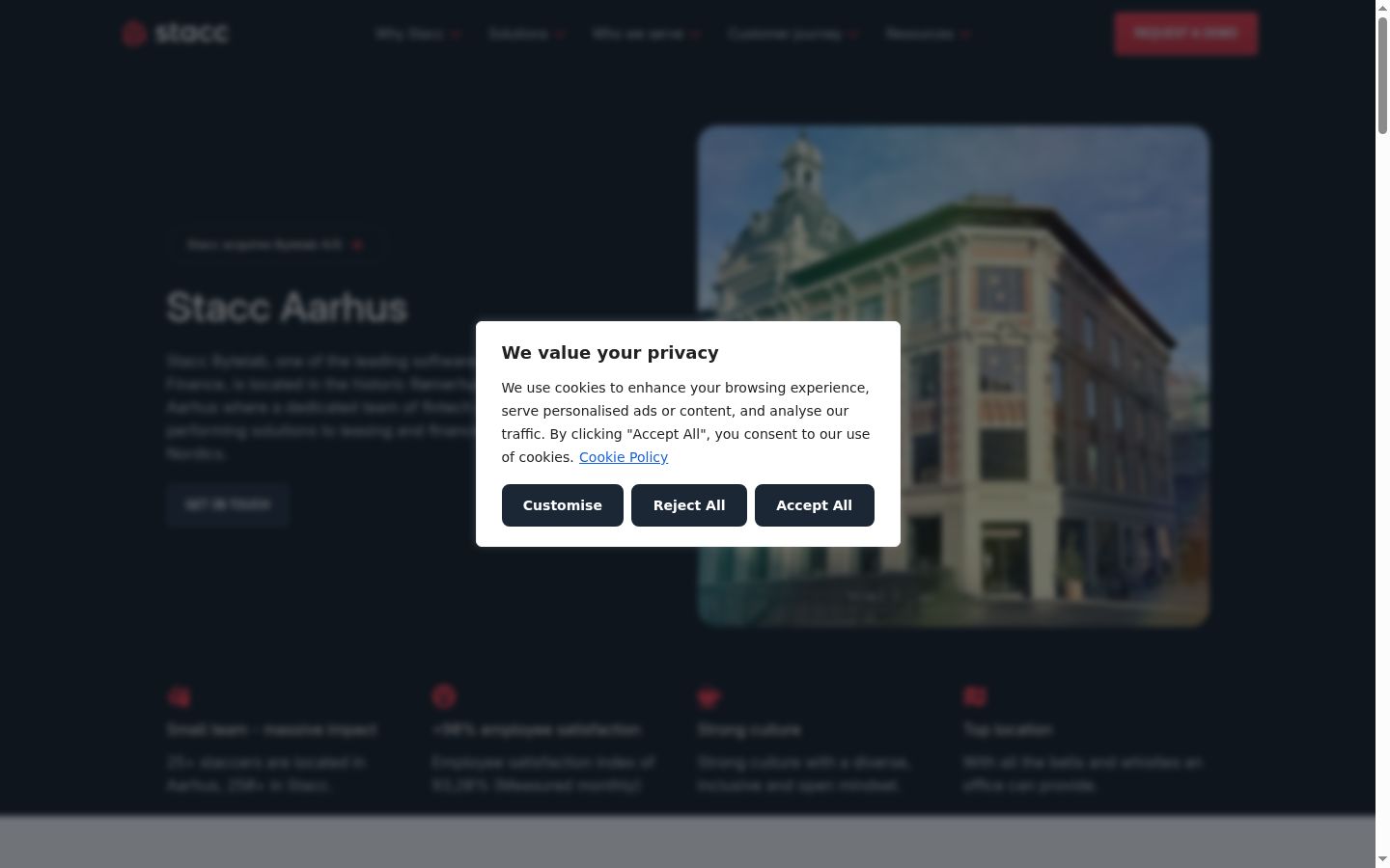 Screenshot of the consent banner shown before any interaction
