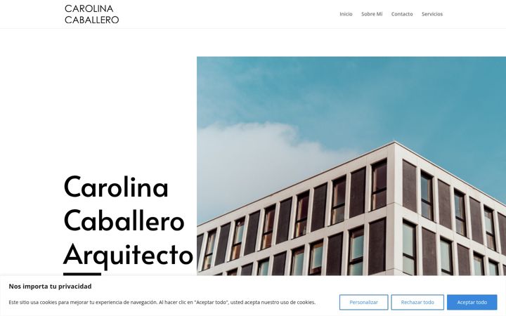 Screenshot of carolinacaballeroarquitecto.com