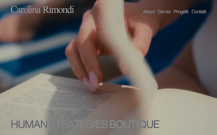 Screenshot of carolinarimondi.com