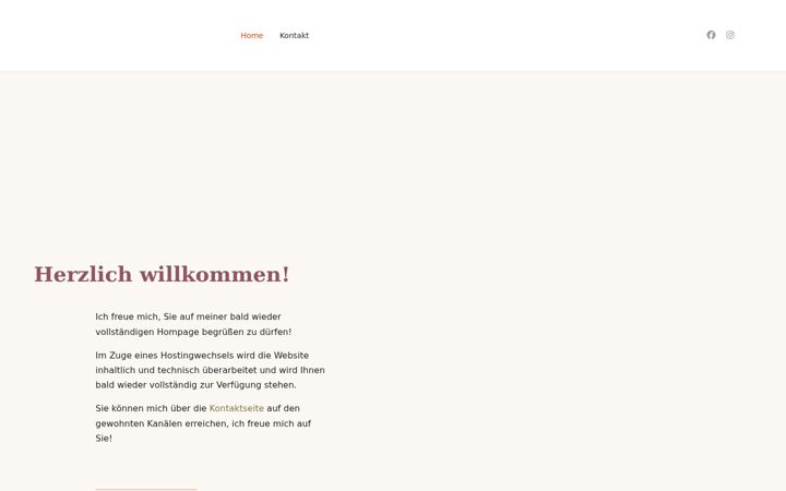 Screenshot of caroline-nowecki.de
