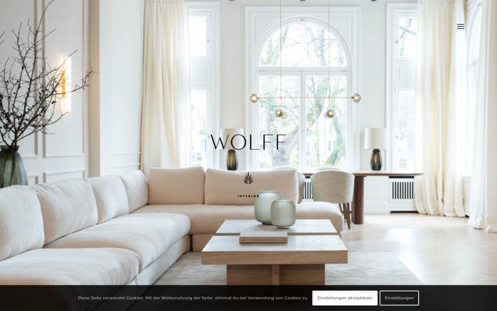 Screenshot of carolinwolff.com