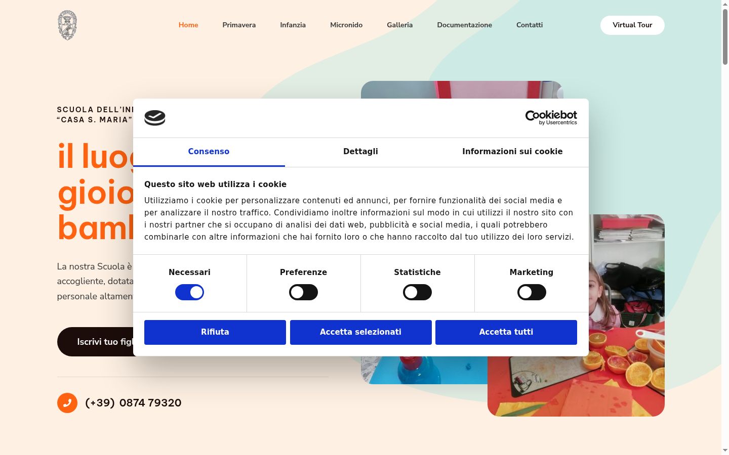 Posnetek zaslona pasice za privolitev, prikazane pred kakršno koli interakcijo