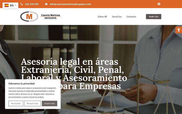 Screenshot of cazorlamartinezabogados.com