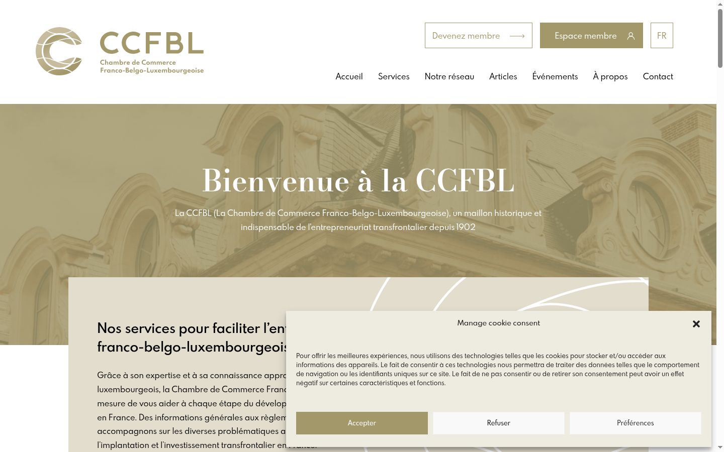 Captura de ecrã do banner de consentimento apresentado antes de qualquer interação