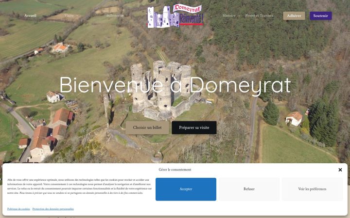 Skjermbilde av chateaudomeyrat.fr