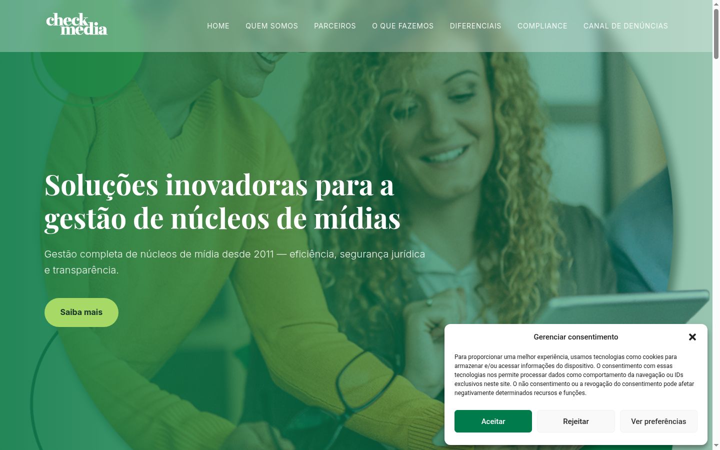 Captura de ecrã do banner de consentimento apresentado antes de qualquer interação