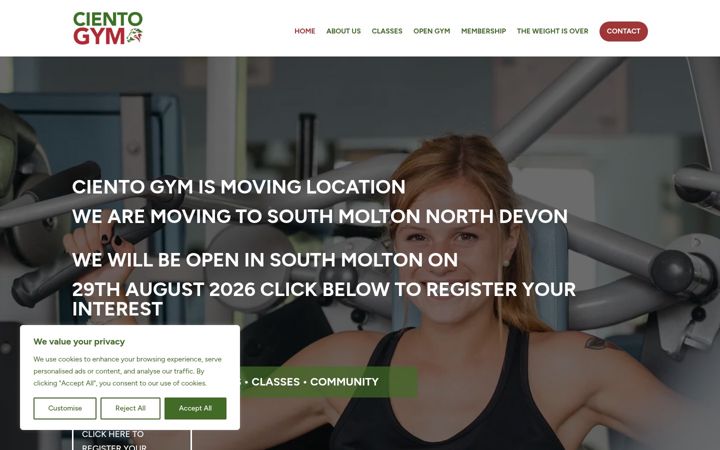 Screenshot of cientogym.co.uk