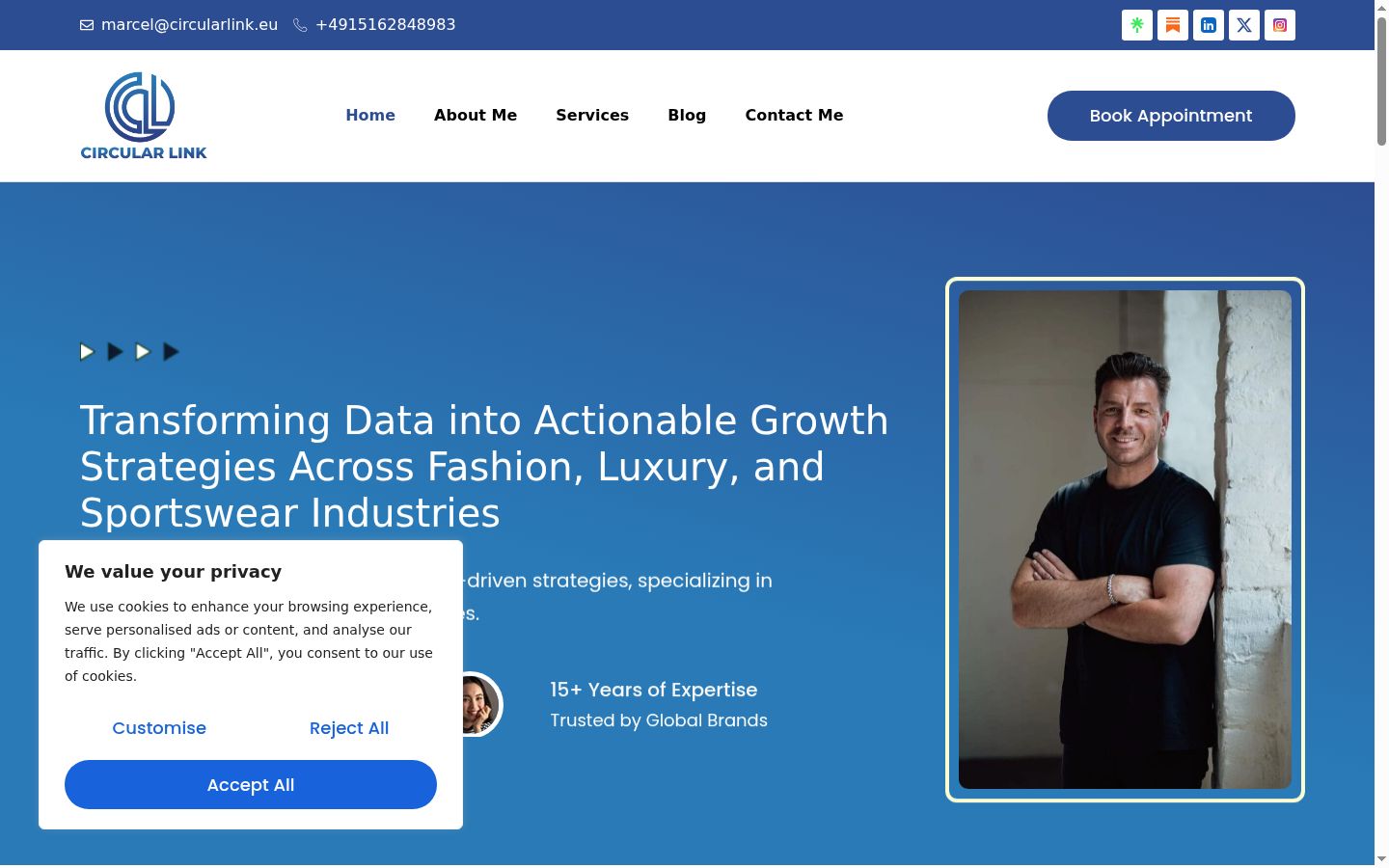 Screenshot of the consent banner shown before any interaction