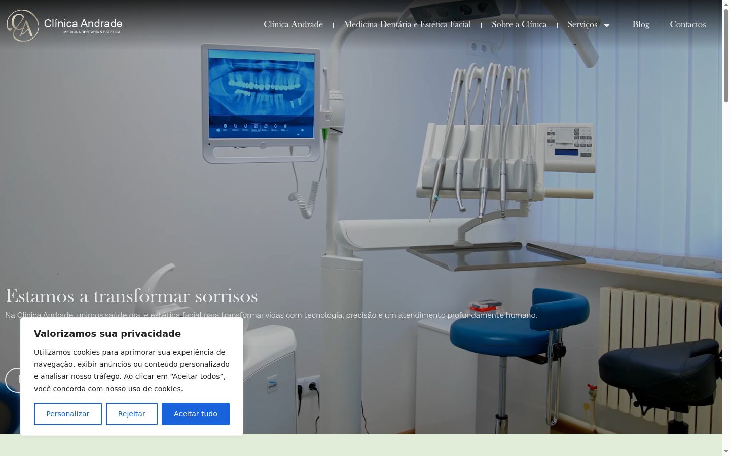 Posnetek zaslona pasice za privolitev, prikazane pred kakršno koli interakcijo