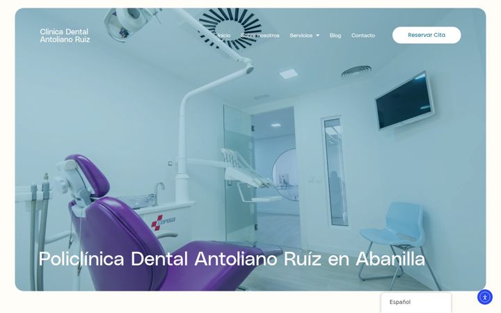 Screenshot of clinicadentalantolianoruiz.com
