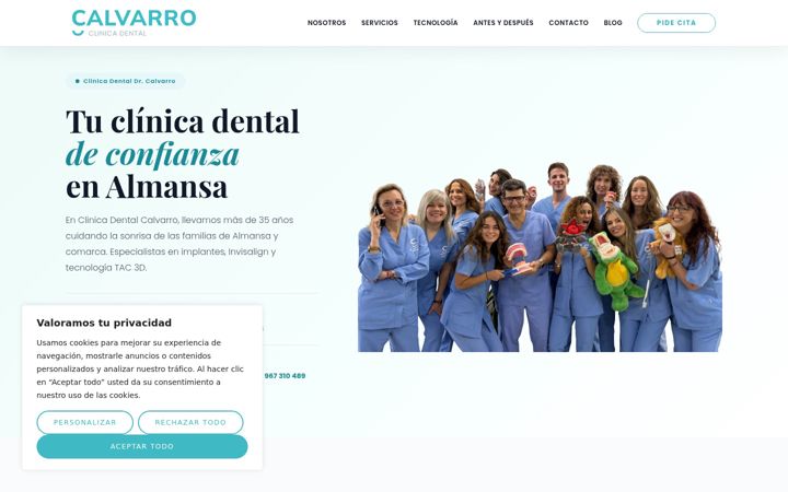 Screenshot of clinicadentalcalvarro.es
