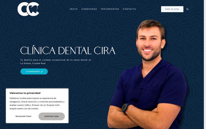 Screenshot of clinicadentalcira.com