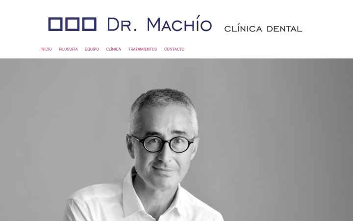Screenshot of clinicadentaldrmachio.com