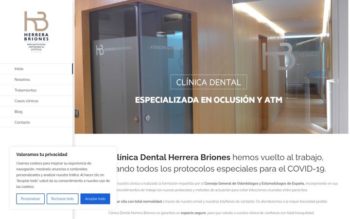Screenshot of clinicadentalherrerabriones.es