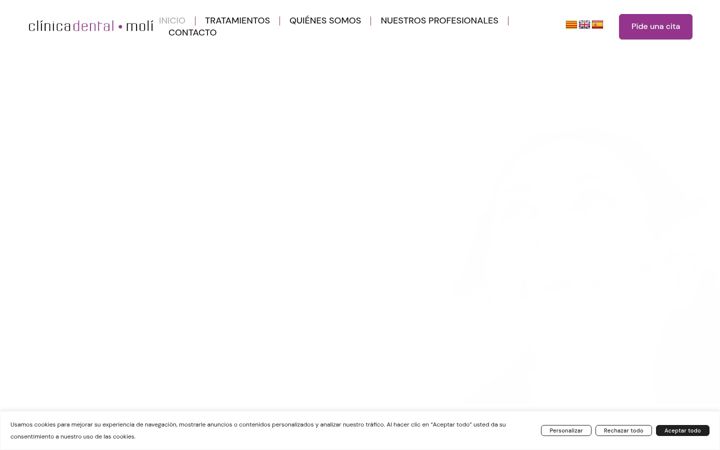 Screenshot of clinicadentalmoli.com