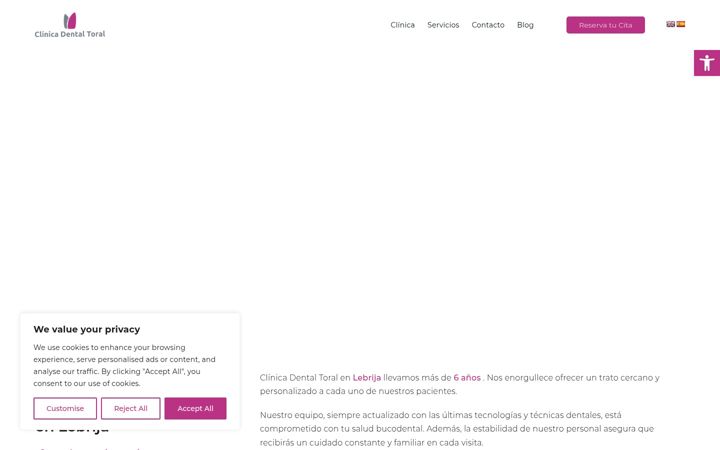 Screenshot of clinicadentaltoral.com