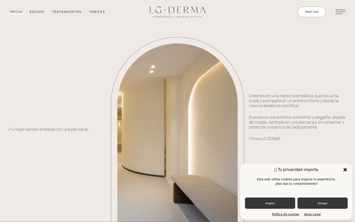 Screenshot of clinicalgderma.com