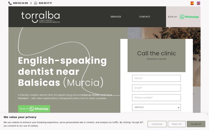 Screenshot of clinicatorralba.com
