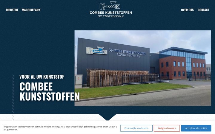 Skjámynd af combeekunststoffen.nl