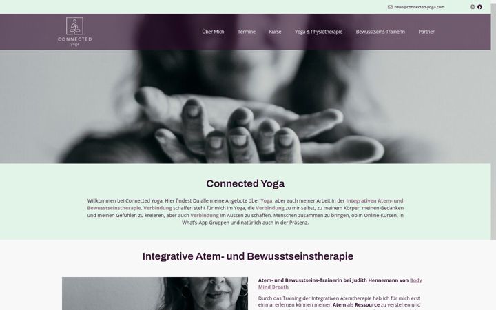 Screenshot of connected-yoga.com