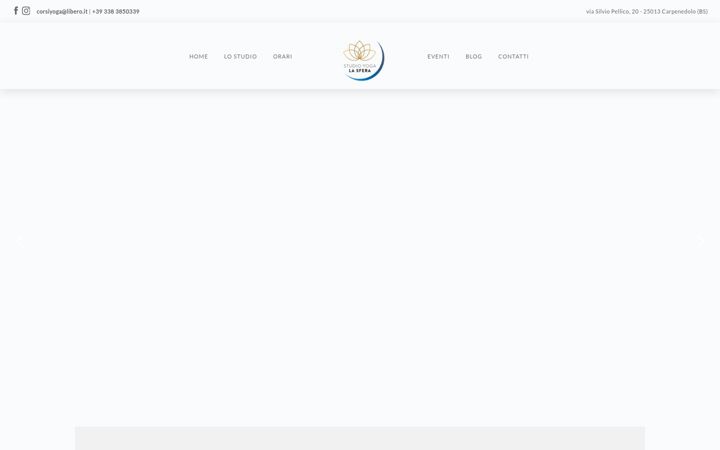 Screenshot of corsiyoga.com
