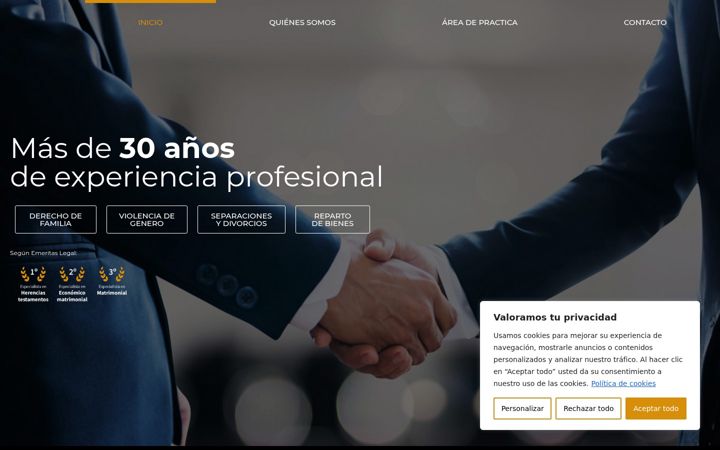 Screenshot of corujoabogados.com