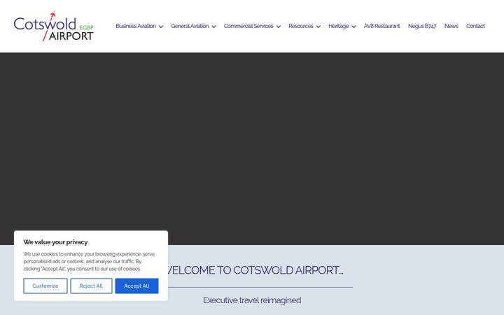 Screenshot of cotswoldairport.com