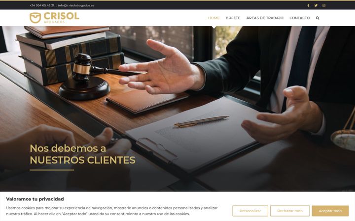 Screenshot of crisolabogados.es